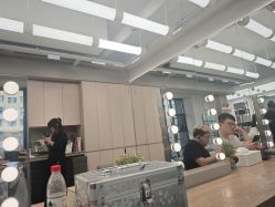 -Z.X HAIR SALON张新美业