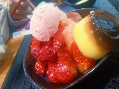 草莓冰沙-鲜芋仙(太原街万达店)