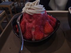 芋见草莓冰沙-鲜芋仙(苏州干将店)