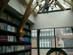 -钟书阁(松江泰晤士小镇店)