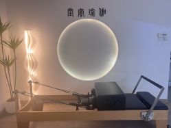 -闺蜜瑜伽·普拉提女性塑形馆