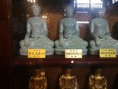 -峨眉山报国寺