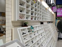 -诺柯视眼镜-蔡司依视路官方工厂店(淞南一店)