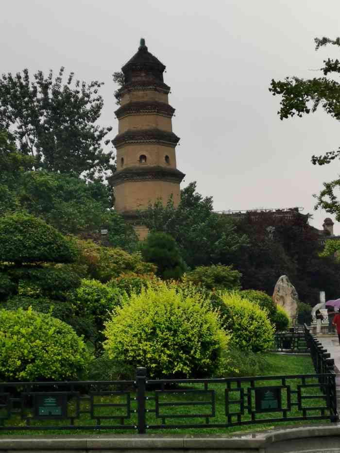 宝庆寺塔-"宝庆寺塔真的是稍不注意就会忽略的一座塔 .
