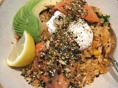 牛油果三文鱼波蛋谷物碗-gaga(深圳南山益田假日广场店)