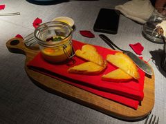 -弦月窗LUNETTE BY AMANDA(复兴路店)