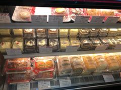 -红宝石·鲜奶小方·海派西点房(金杨店)