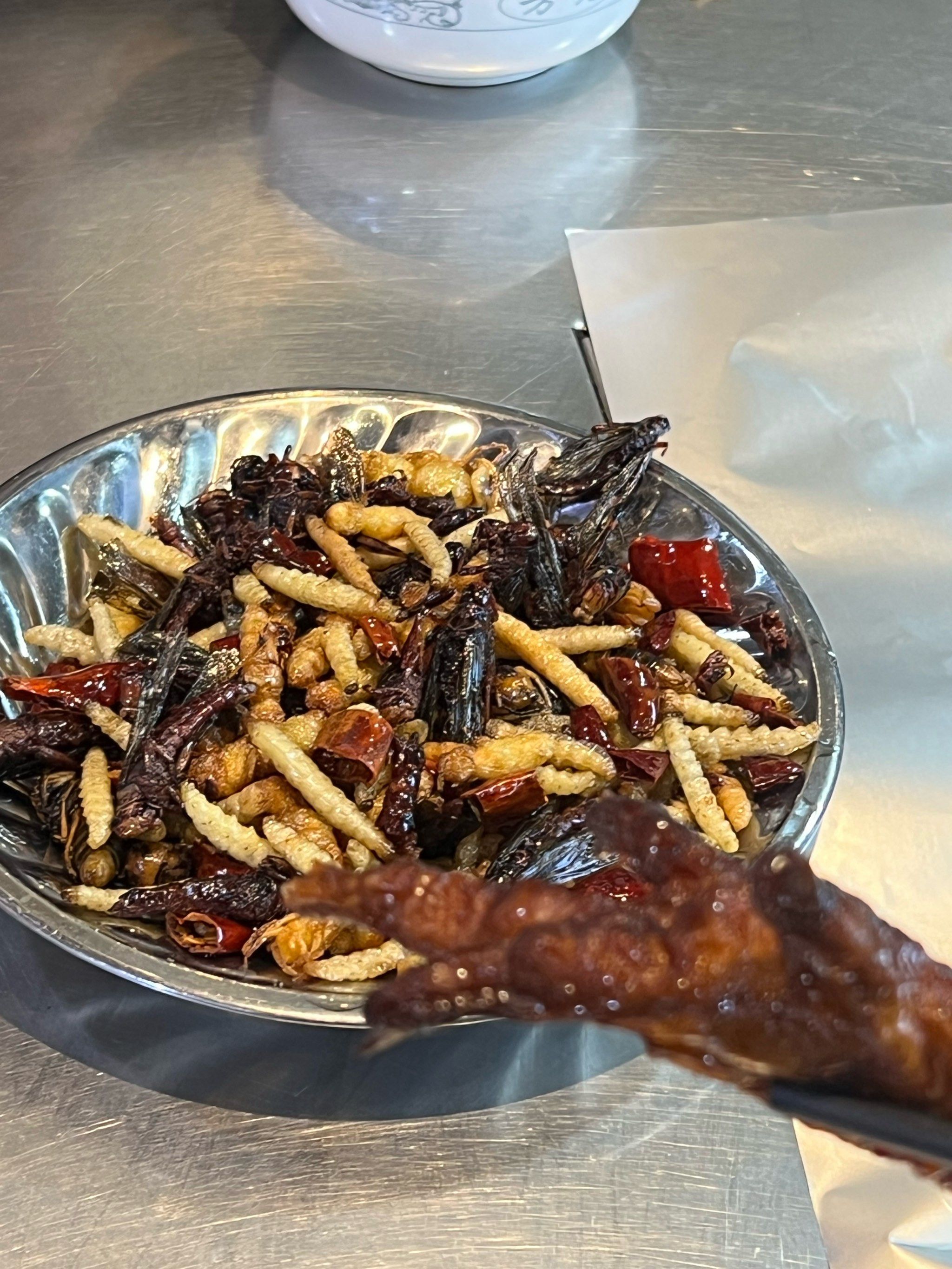 第一次吃炸虫子就爱上了❗️