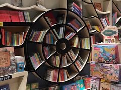 -钟书阁(群光广场店)