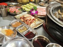 -围炉肉舍•炭烤活鳗•丹东海鲜烤肉(步行街店)