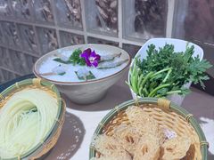 -喃喃椰·糟粕醋·椰子鸡火锅(七堡花园店)