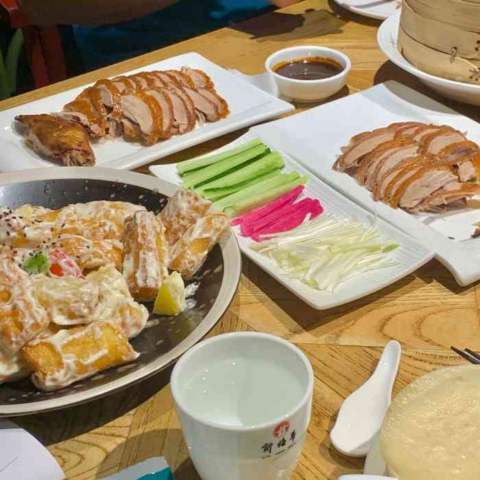 新梅华餐厅(昆山九方城店)-"周五下班和同事过来,到的比较早基本没人.