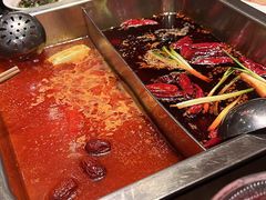 -百年川椒重庆老火锅(光谷店)