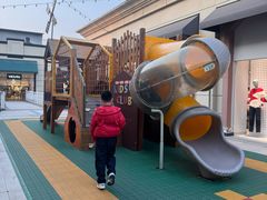 -王府井奥莱临潼小镇(临潼店)