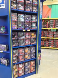 -卡通派潮品玩具折扣仓(青岛新城吾悦广场店)