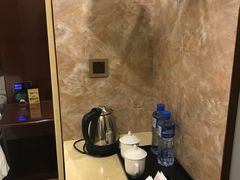 -华海酒店(茂名高铁站店)