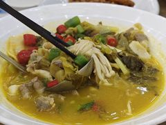 酸菜肥牛-轩记海鲜餐厅·四十五年老字号·经典粤菜(西区彩虹店)