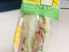 火腿鸡蛋鲜蔬三明治-全家便利店(法华寺街店)