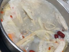 -三人行骨头王火锅(长寿店)