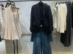 -URBAN REVIVO(上海中庚漫游城店)