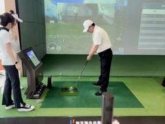 -新浪高尔夫新天地室内高尔夫练习场(国贸·中海广场店)