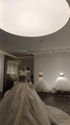 -喜爱高定婚纱摄影