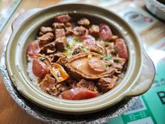 牛腩臘腸鮑魚仔煲仔飯-崖口煲仔饭