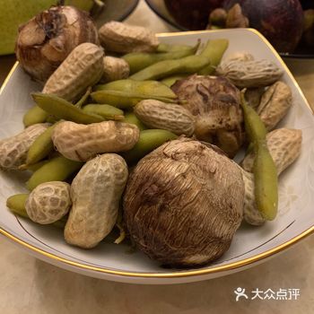 非常方便了。我还给他来了一份炒冷面当夜宵