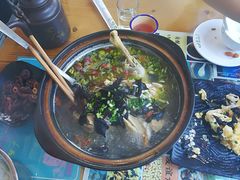 石耳土鸡汤-九华山友谊土菜馆 小资餐厅