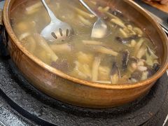 -阿山卓·野生菌火锅·纳西火塘烤肉