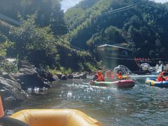 -安吉龙王山峡谷漂流