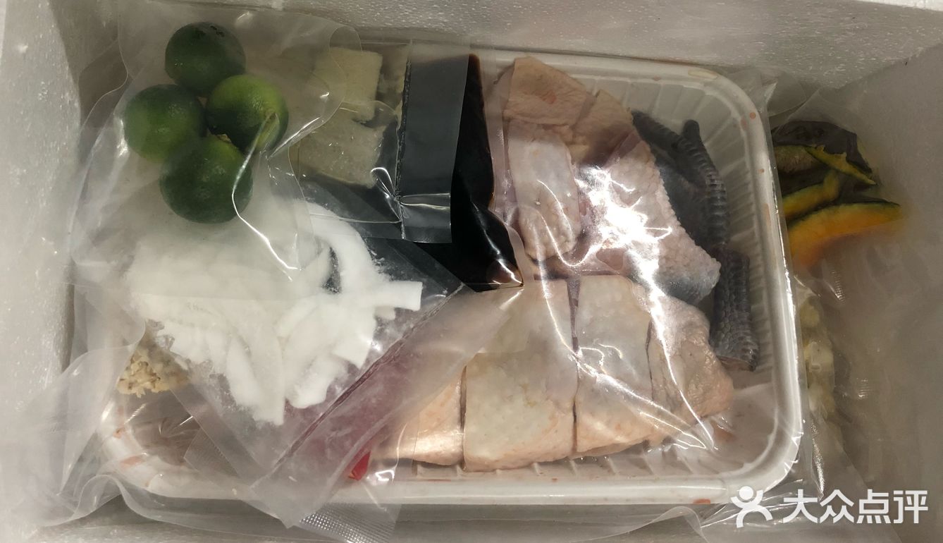 在拿两袋潮汕潮庭的牛肉牛筋丸不要太美啦！