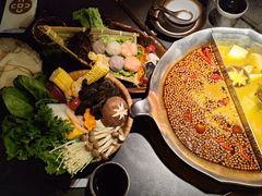-湊湊火锅·茶憩(杭州湖滨银泰in77店)
