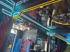 -屋有岛沉浸游戏旗舰店(中山公园店)