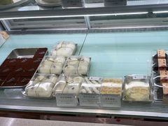 面包甜点陈列柜-嗒令甜品·主题融合料理餐厅(首座时代店)