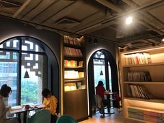 -光海书局(南京东路第一百货店)