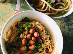 凉面-老光明岗琼甜茶馆
