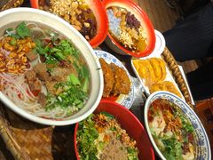 -爆炸头阿姨小四川正宗川味小吃(无任何分店)