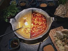 台式麻辣花胶鸡鸳鸯锅-湊湊火锅·茶憩(世博大道店)