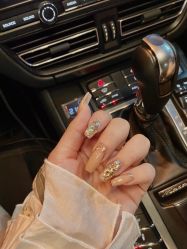 -LISSOM莉森 Nail ·美甲美睫原创定制店