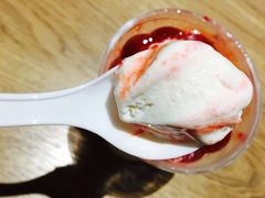 草莓圣代-肯德基(西稍门店)