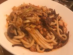 酸菜蘑菇双拼鸡肉炒米粉-疆Jiang·新疆秘制料理