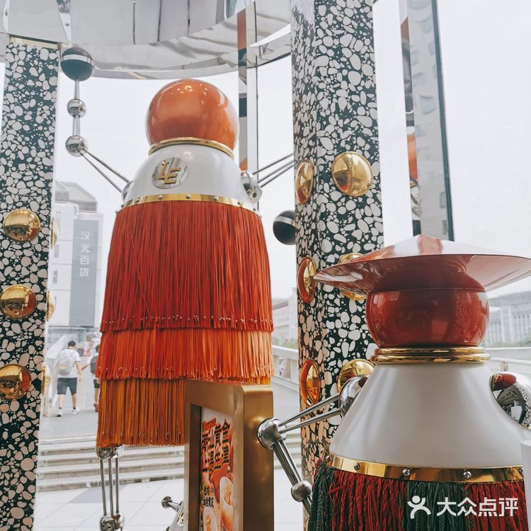笑死，乐乐茶在喜茶开了个后门