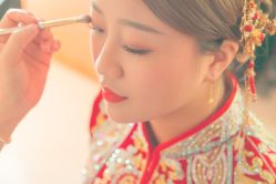 -现代经典婚纱摄影