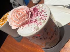 倾城之恋玫瑰芝士拿铁-StayReal Cafe(长宁来福士广场东八区店)