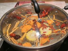 -尚尚仙·酸汤猪手·猪肚鸡火锅(华联万柳购物中心店)