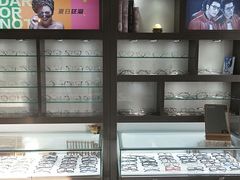 店内环境-视野联行眼镜蔡司·依视路官方授权店(顺城店)