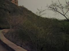 -鬼笑石后山停车场