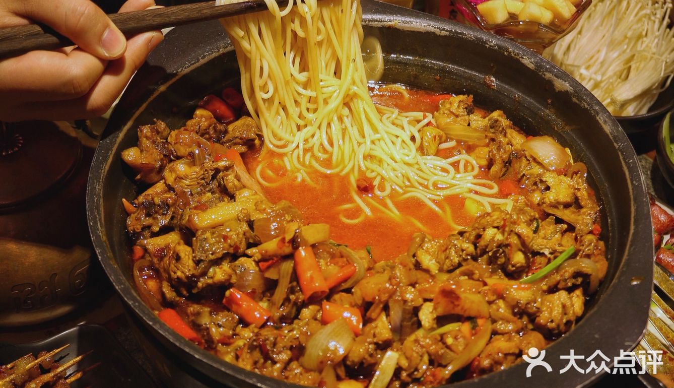 南昌新店🔥鸡煲＋螺蛳粉yyds，连干三碗扶墙出🍜