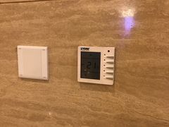 温度面板上的温度是21度！依然冷飕飕！-中家鑫园温泉酒店鑫悦汤泉